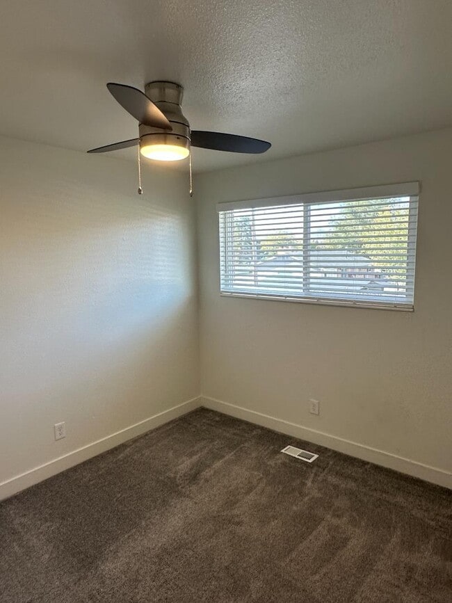 Building Photo - 7486 S 1000 E