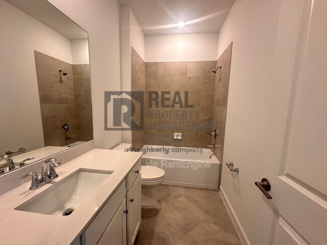 Building Photo - 20503 Hazelnut Ct S