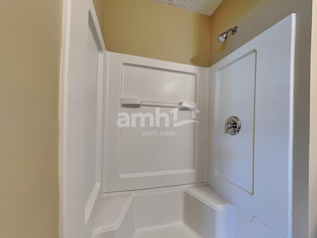 Building Photo - 1531 Farrington Dr