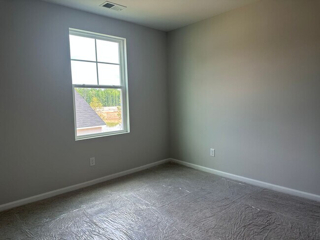 Building Photo - 207 Chime Creek Dr