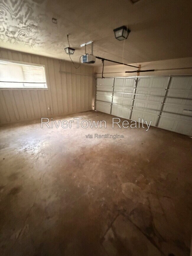Building Photo - 304 Quinn Rd