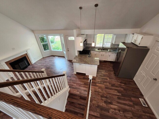 Building Photo - Newly Renovated 3 Bed 2 Bath Home in Kearns!!!