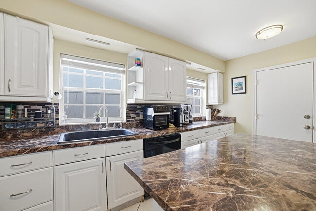 Building Photo - 564 NW 55th St