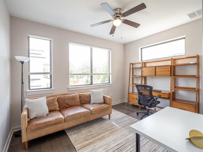 Building Photo - 6409 Berkman Dr