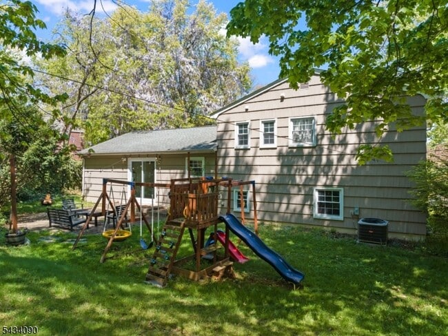 Building Photo - 28 Ethan Dr