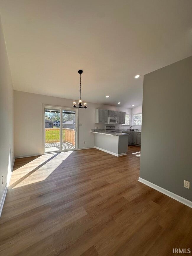 Building Photo - 8477 Countrywood Ct