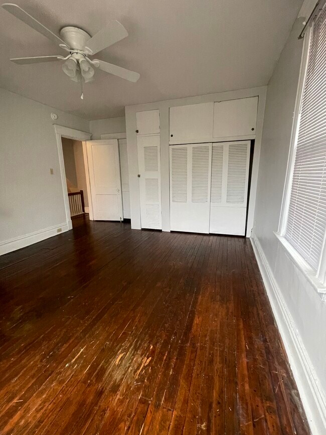 Building Photo - 82 Estella Ave