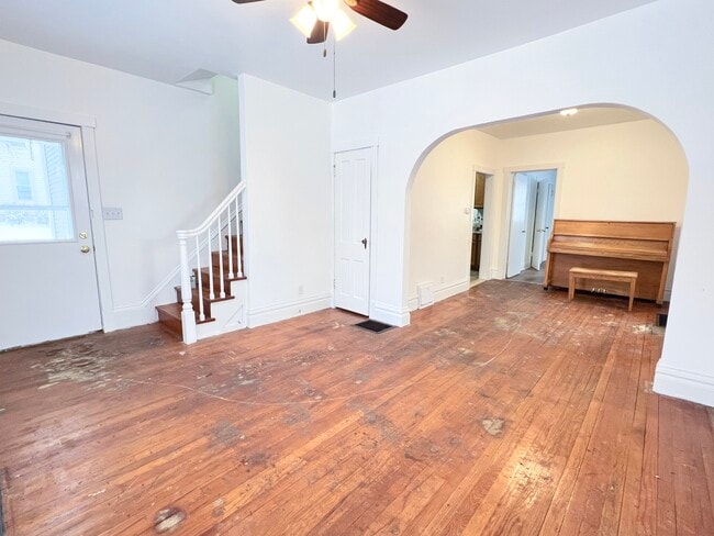 Building Photo - 721 Dean St