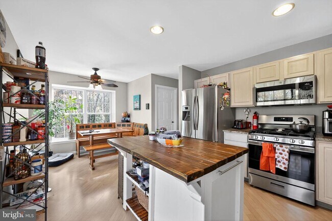 Building Photo - 37 Jessica Ct