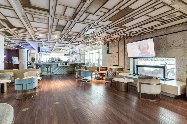 Building Photo - 6801 Collins Ave