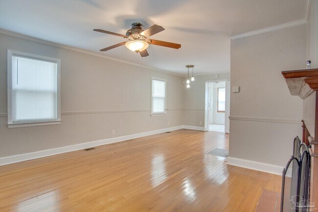 Building Photo - 1613 E Jordan St