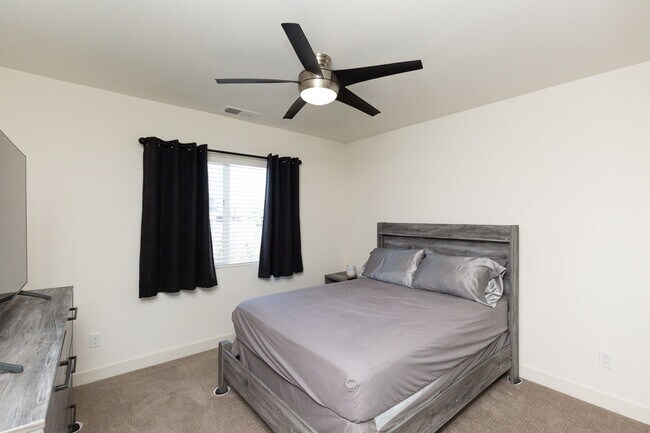 Building Photo - 4 Bed, 2.5 Bath - Lemon Grove Single Famil...