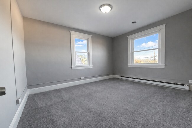 Building Photo - 1309 Linden Ave