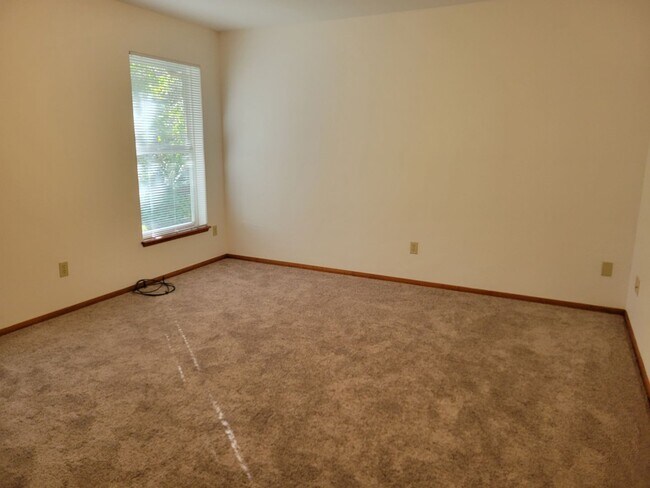 Building Photo - ***PENDING APPLICATION***2 Bed, 1 Bath Beachfront Home For Rent with Stunning Water Views Near Di...