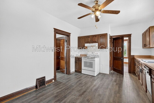 Building Photo - 1208 Verl Pl