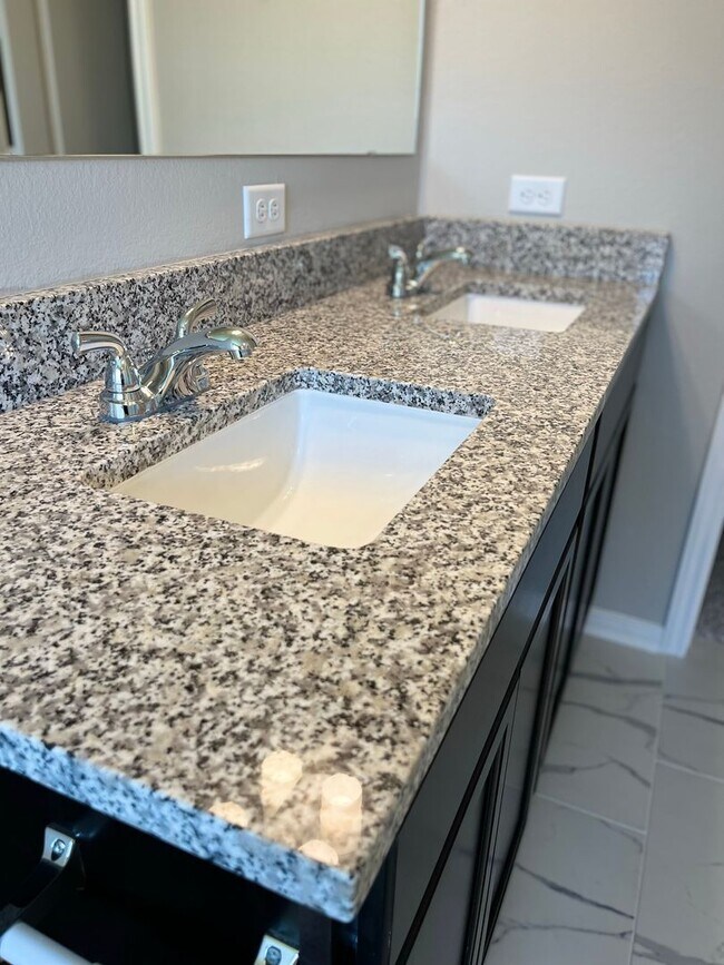 Building Photo - 3/2/2  in the beautiful  gated community of Point Aquarius WISD