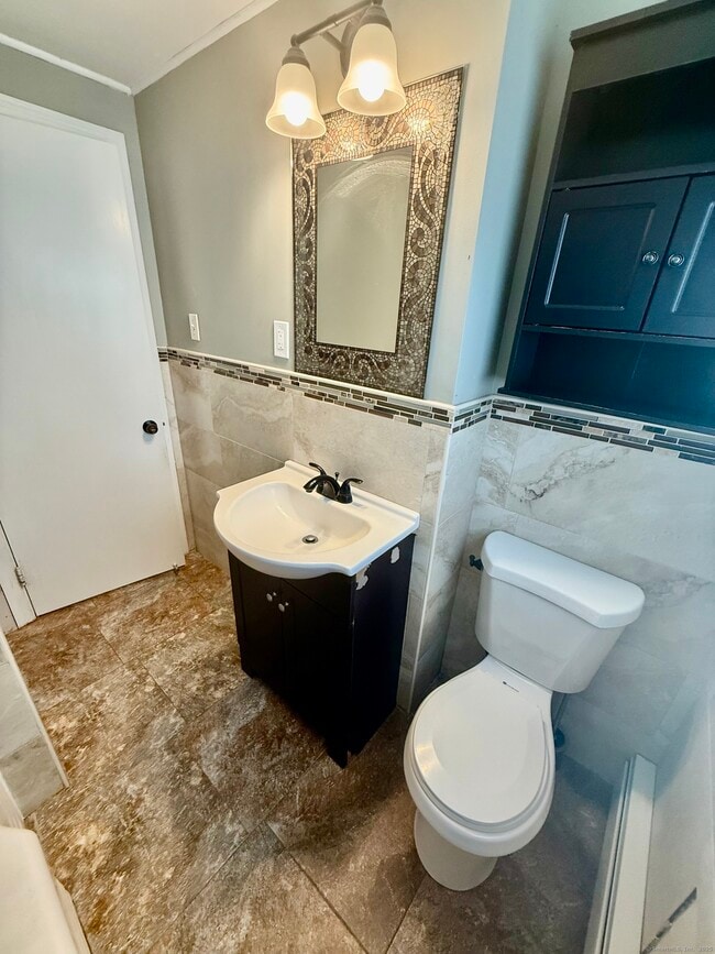 Building Photo - 44 Haddam St