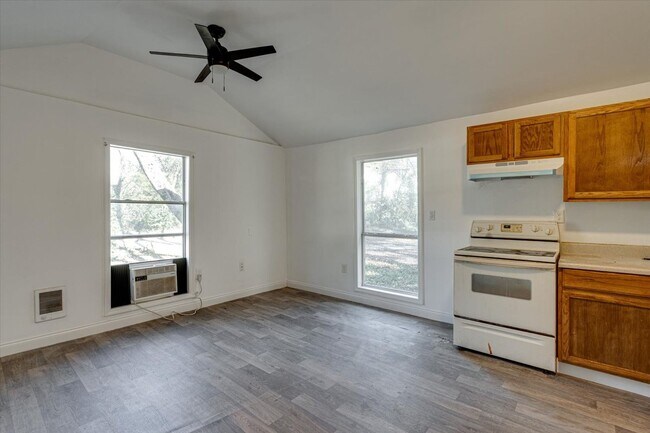 Building Photo - 6110 Walden Ave