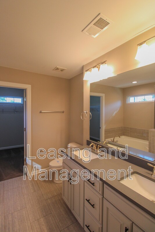 Building Photo - 1149 Sumner Ave