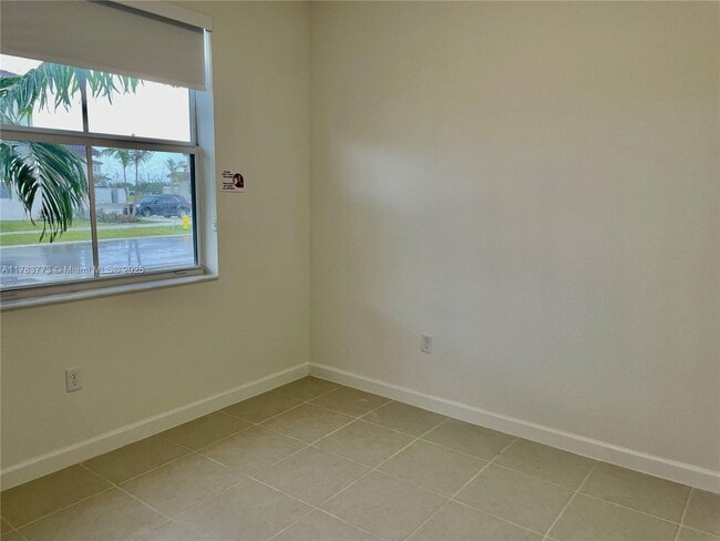 Building Photo - $2,350