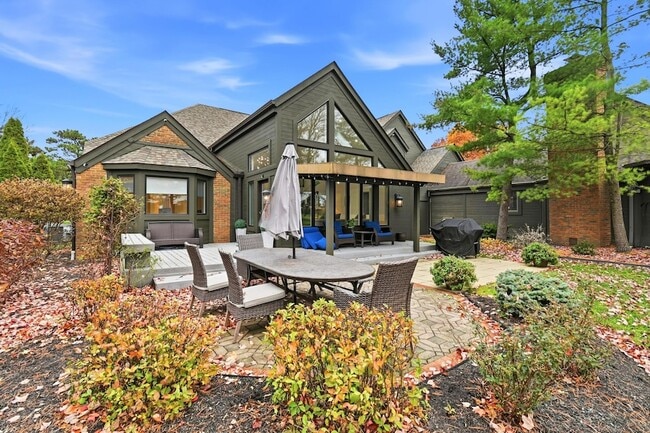 Building Photo - 8661 Craigston Ct