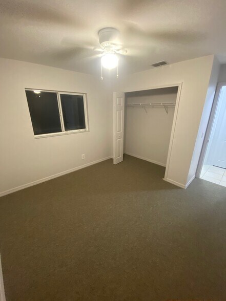 Building Photo - 9260 Sedgefield Rd