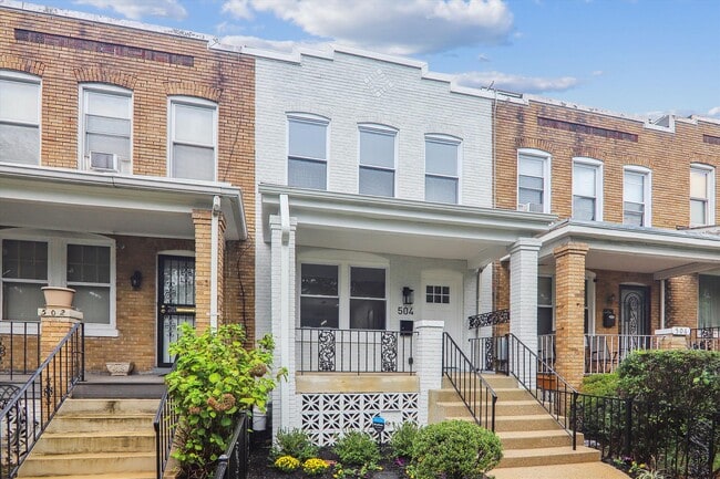 Building Photo - 504 24th St NE