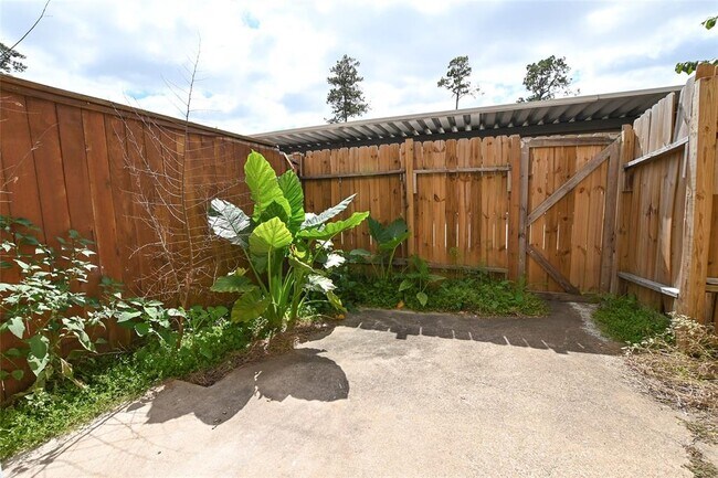 Building Photo - 5800 Lumberdale Rd