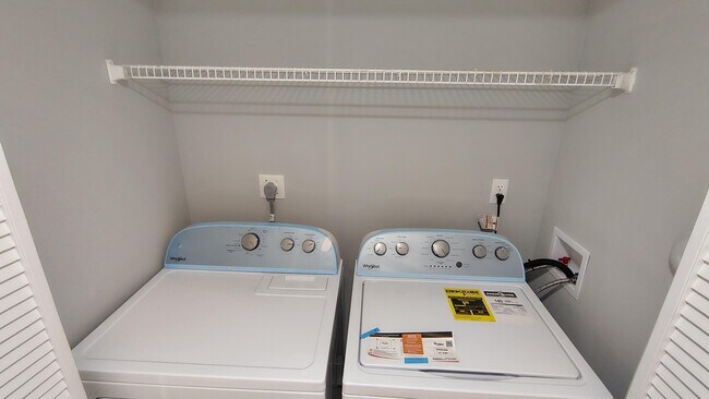 Building Photo - 6331 La Costa Dr