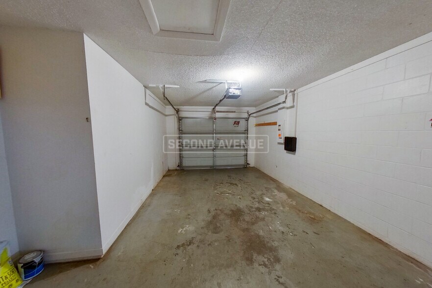 Building Photo - 3809 Pinedale St