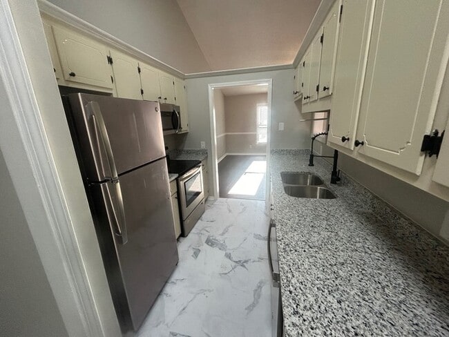 Building Photo - 207 Coronado Rd