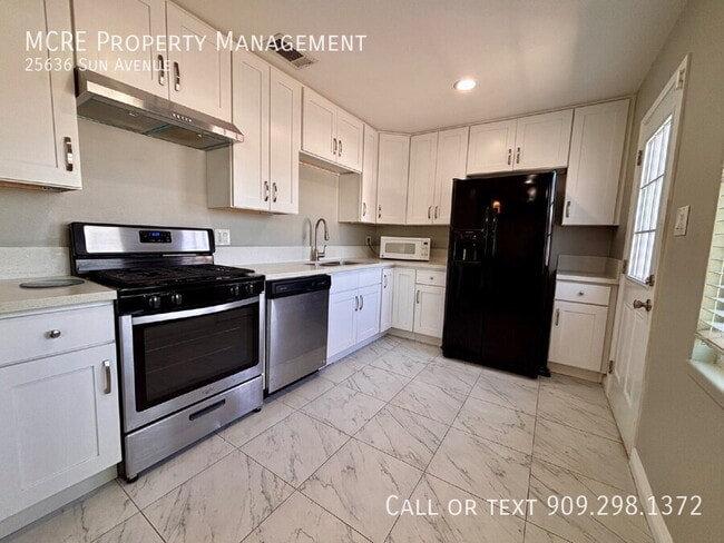 Building Photo - 25636 Sun Ave