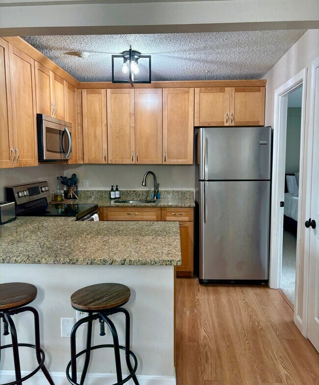 Building Photo - 144 Treetop Cir