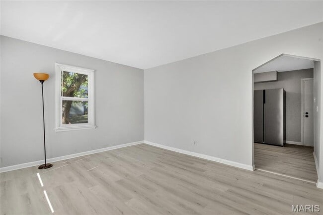 Building Photo - 2809 S River Rd
