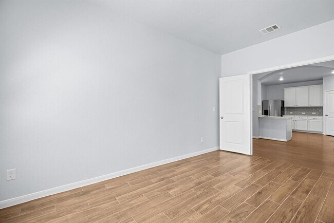 Building Photo - 133 Camella St