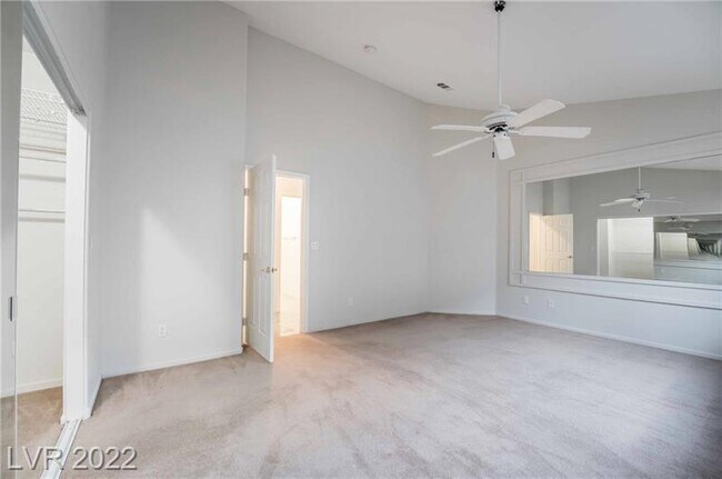 Building Photo - 8043 Shadowvale Dr