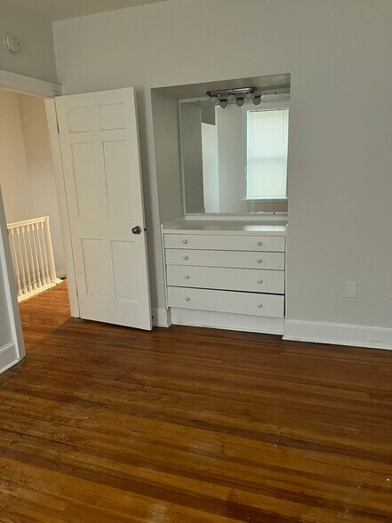 Building Photo - 301 Hudson Ave