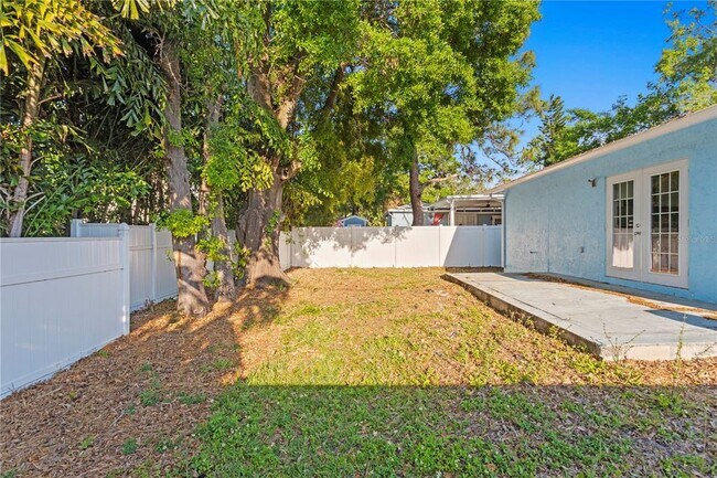 Building Photo - 615 W Virginia Ave