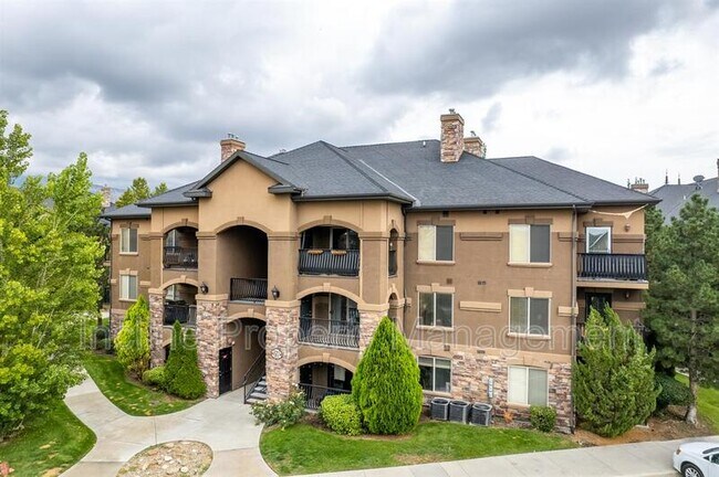 Building Photo - 661 S 2220 W