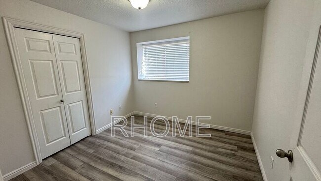 Building Photo - 1441 Westbury Way