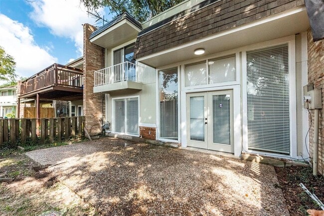 Building Photo - 2 Dorado Dr