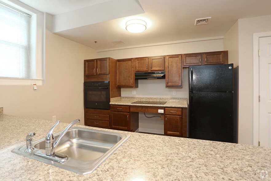 Kitchen - Lenox Schoolhouse Apartments