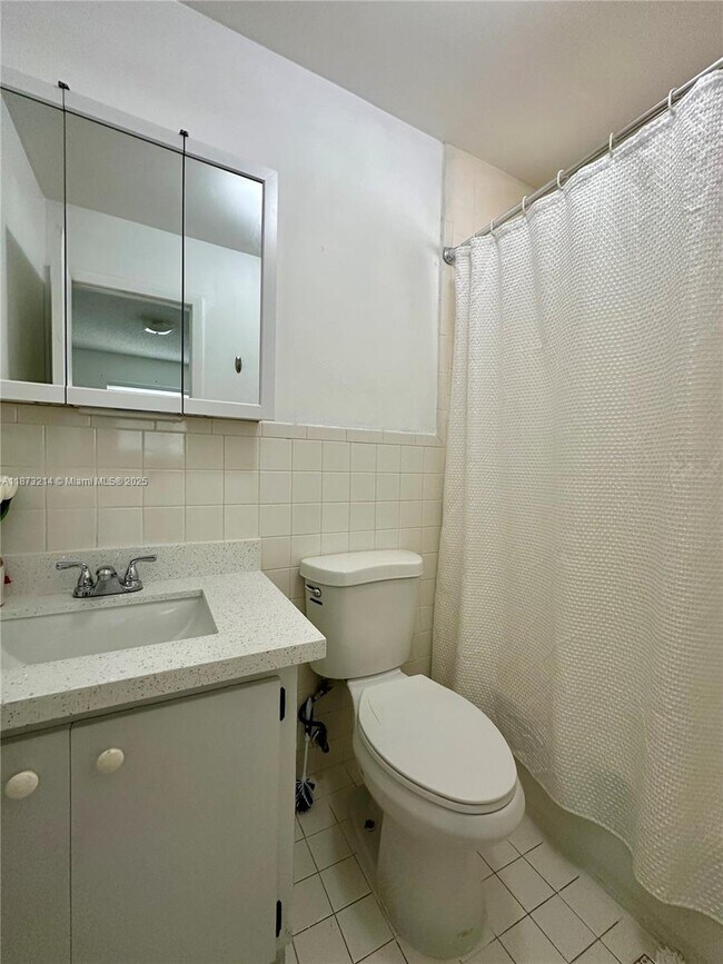Building Photo - 3041 W 76th St