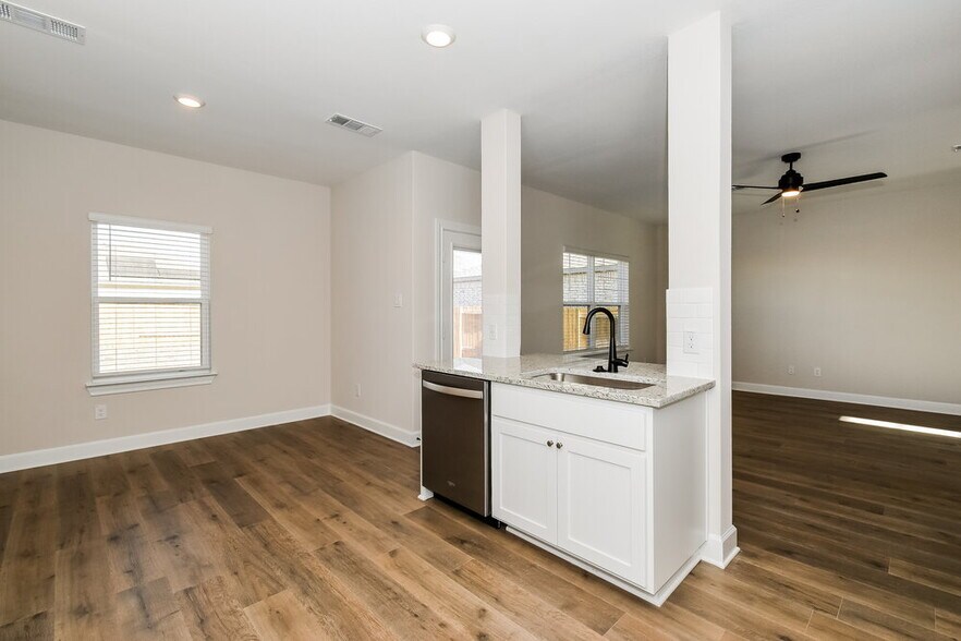 Building Photo - 1210 Princeton Hts Blvd