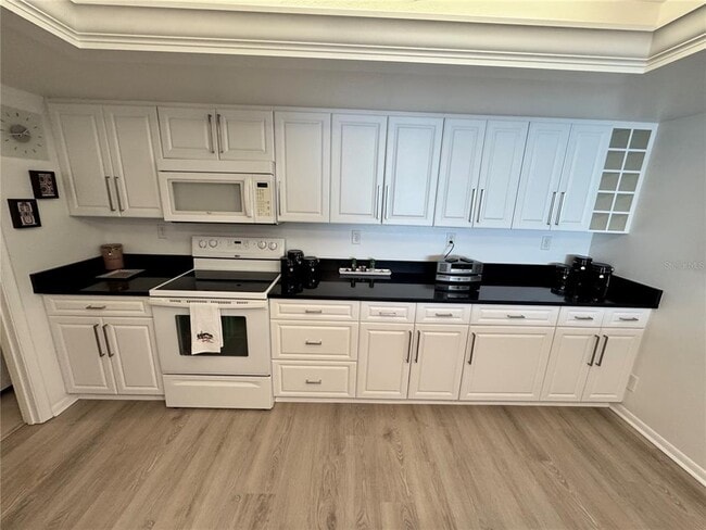 Building Photo - 5700 Escondida Blvd S