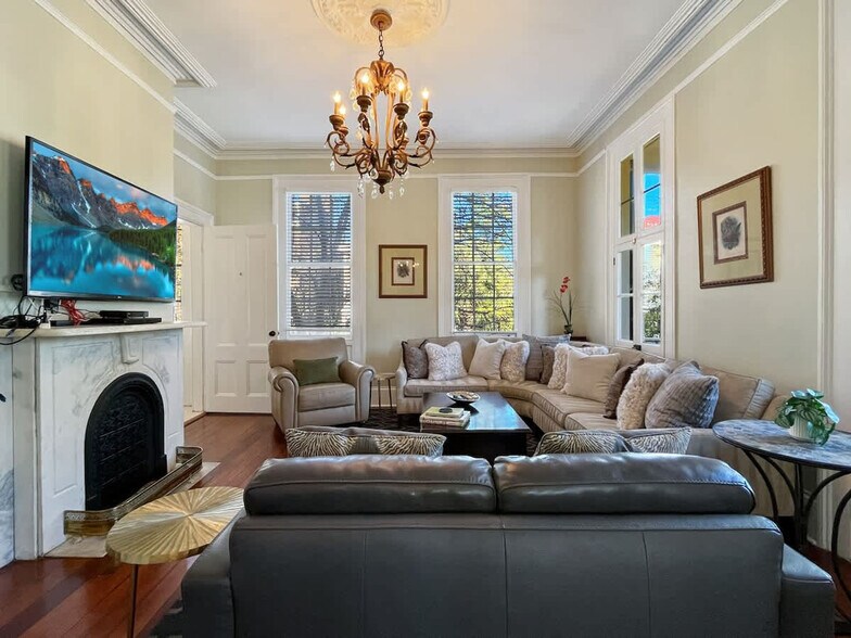 Primary Photo - 209 W Bolton St