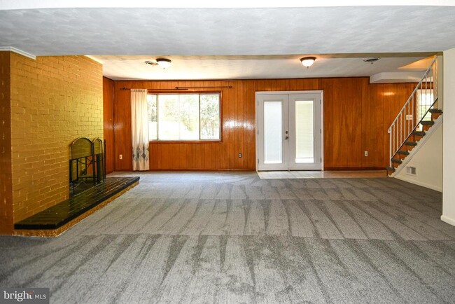 Building Photo - 4842 Randolph Dr