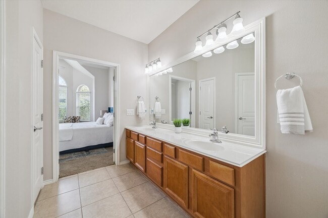 Building Photo - 13815 Lake Livingston Dr