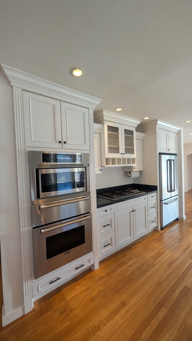 Building Photo - 829 Pordon Ln