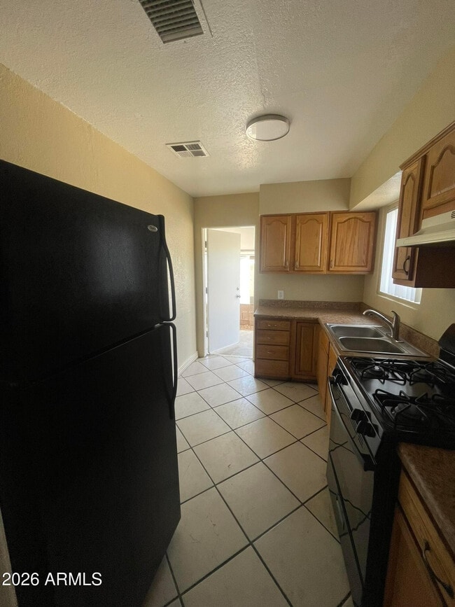 Building Photo - 1701 E Harvard St